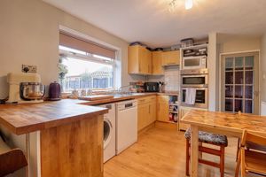 Kitchen- click for photo gallery